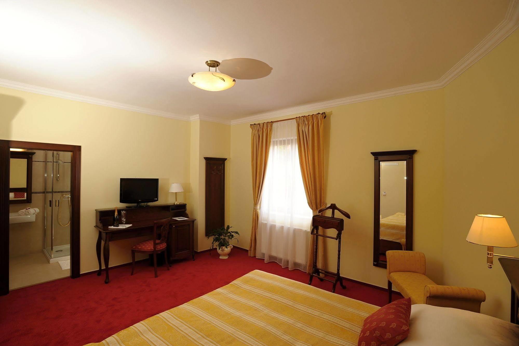 Apartmán U krále - 2 Jičín Exterior foto